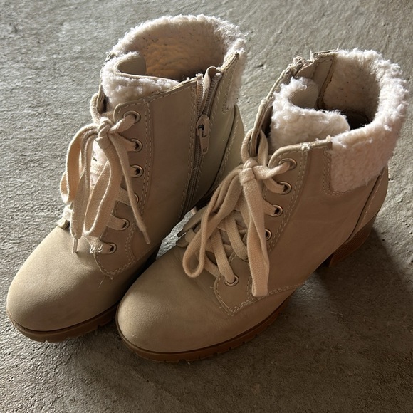 Kids beige boots - Picture 2 of 6